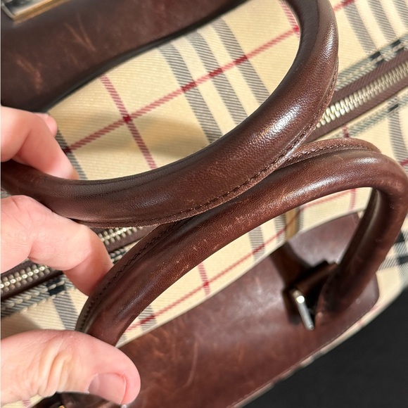 ❌SOLD❌Burberry Nova Check Duffle - Picture 7 of 12